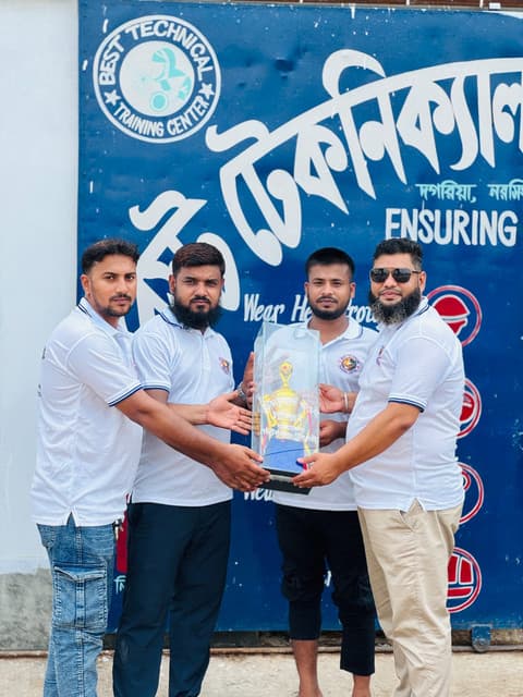 বিজয়ীদের ট্রফি ও পুরস্কার বিতরণী 5