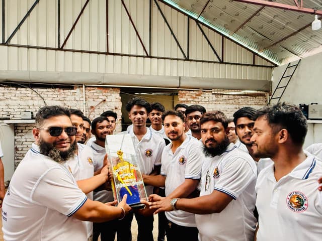 বিজয়ীদের ট্রফি ও পুরস্কার বিতরণী 6